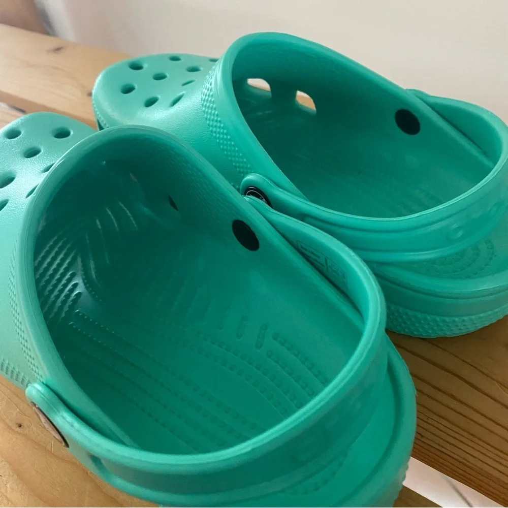 CROCS Kids' Classic Clog Sea Foam Green J3 - Picture 10 of 12